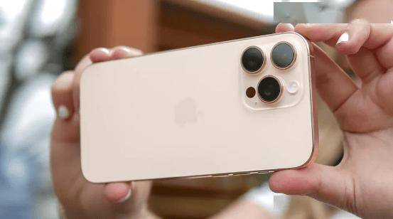 iPhone 16 Pro Max对决三星S24 Ultra 谁是真正的机皇？