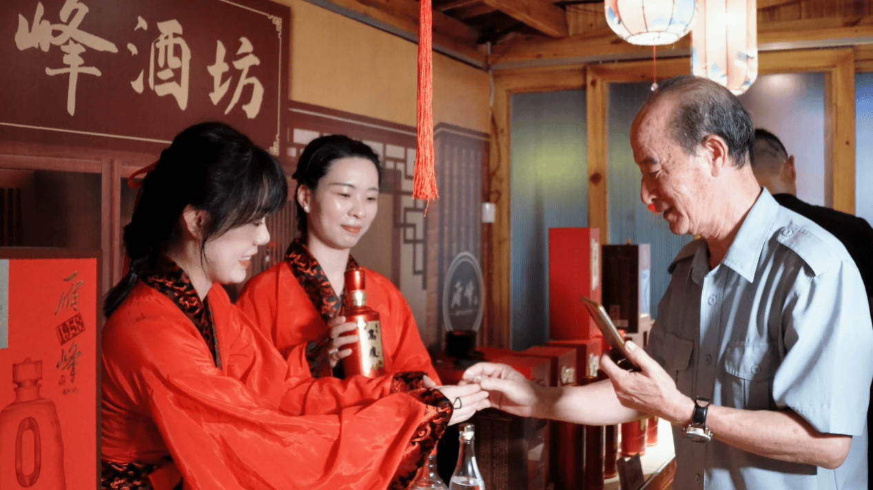 湖南衡阳“三湘衡韵·花火市集”浪漫启幕