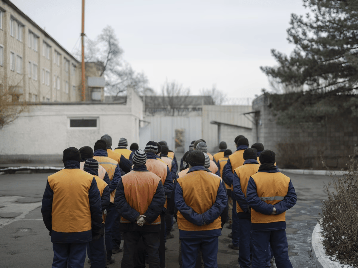 一名为钱参战的被俘俄军： 去前线像掉进屎坑