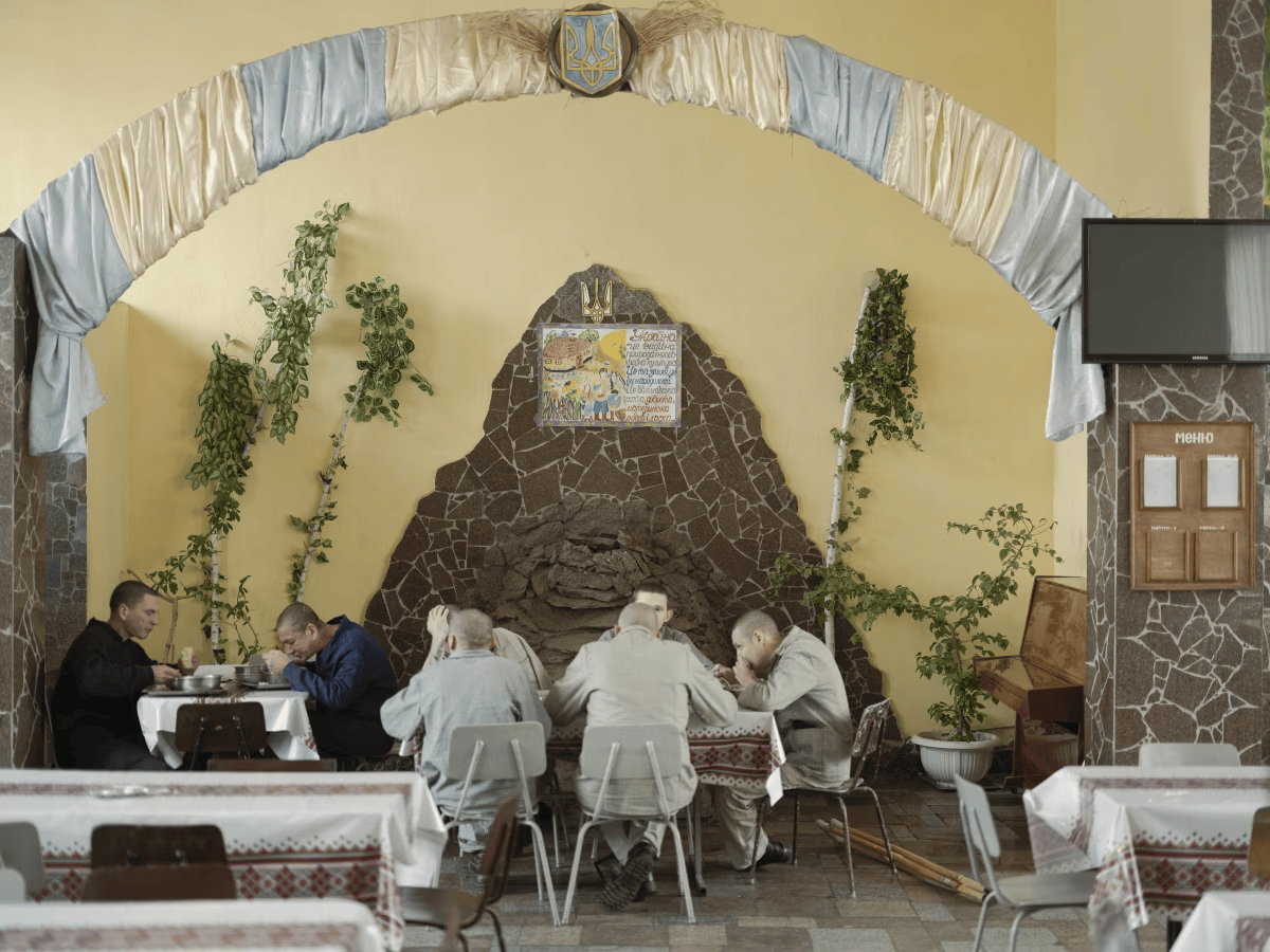 一名为钱参战的被俘俄军： 去前线像掉进屎坑