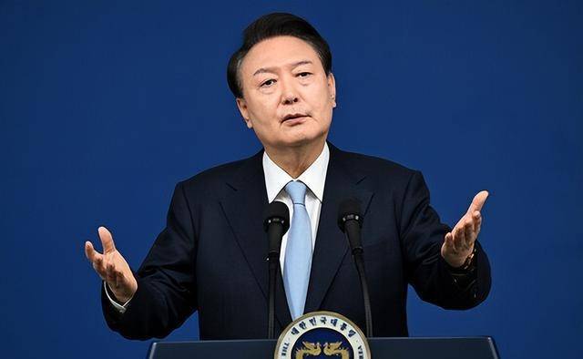 李在明终于成功复仇，把曾权势滔天的检察厅，亲自送到了尽头