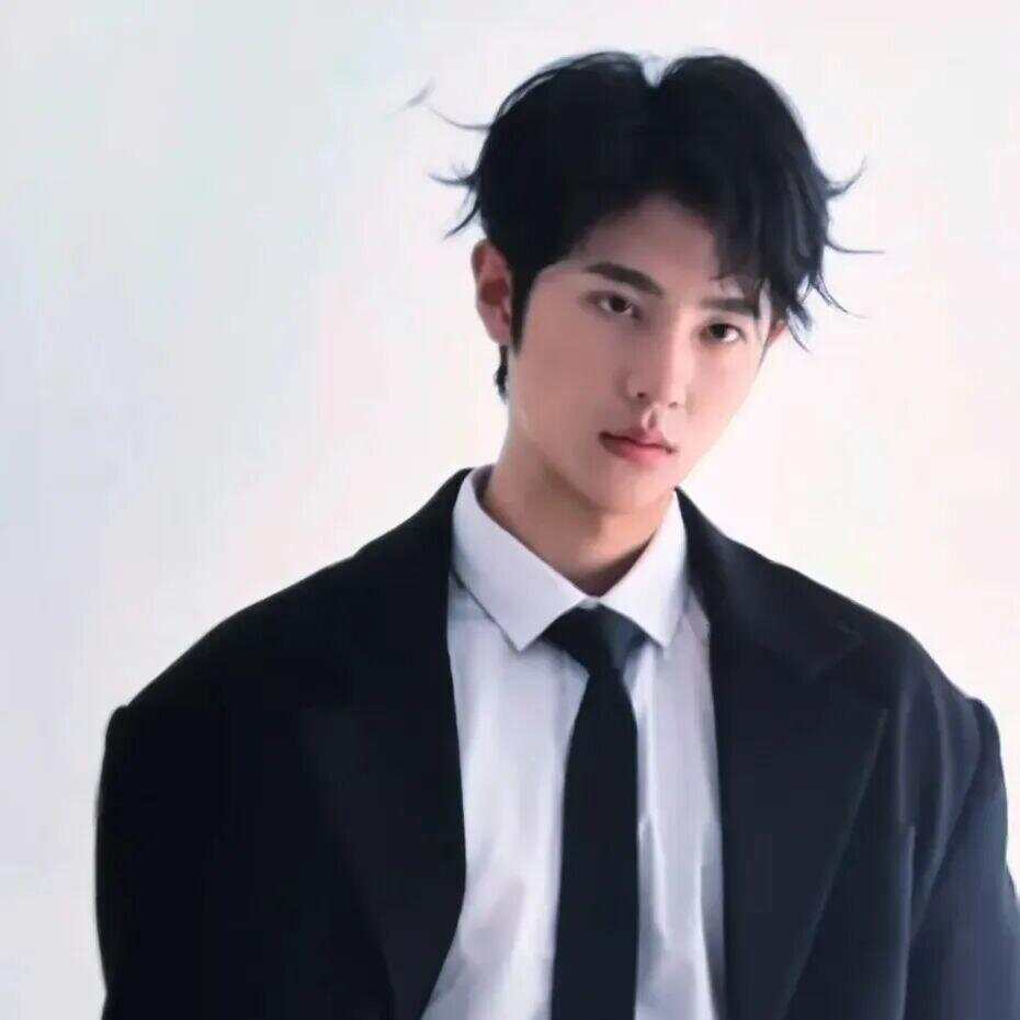 19岁演员被曝抛下剧组前往异地哄女友，致剧组全面停工，当事人致歉：情绪管理失当