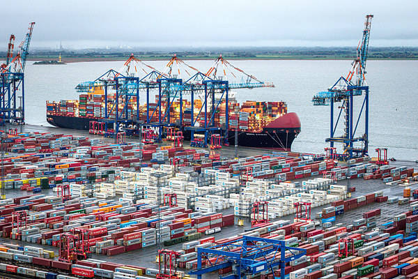 “格局再次逆转：中国取代美国，再次成为德国最大贸易伙伴”