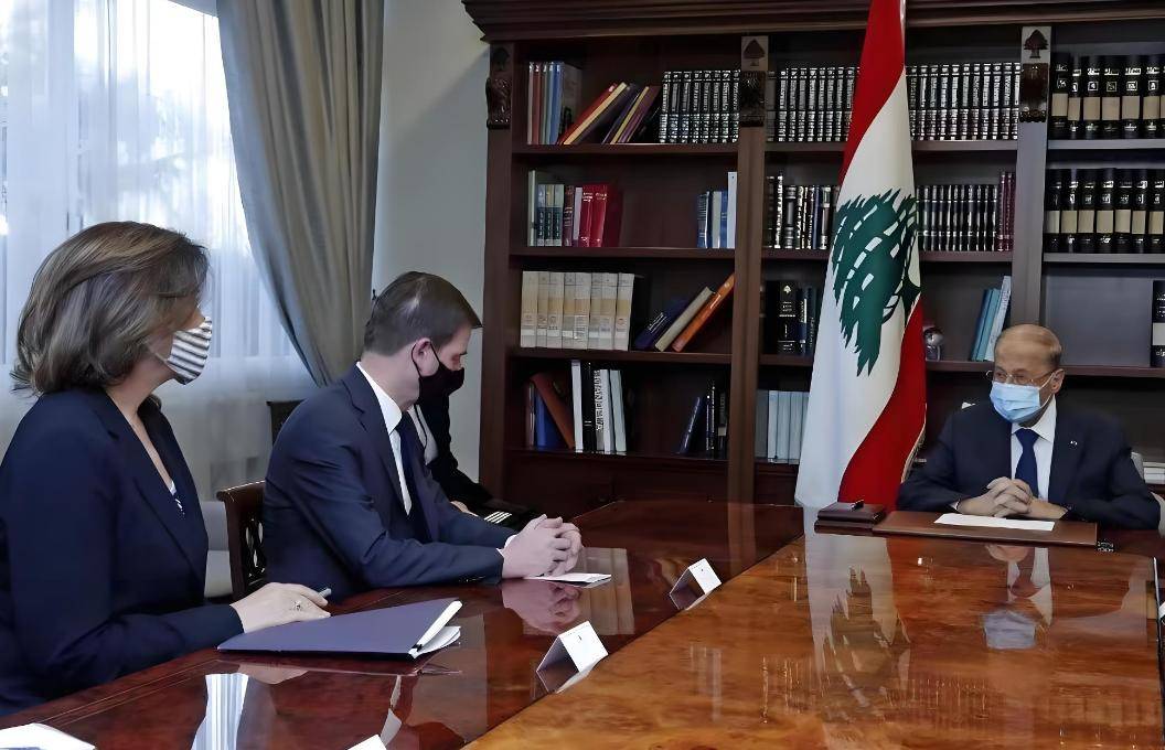 以色列指挥部遇袭，伊朗迎来3支强援，2700亿账单甩出，7国集体沉默！