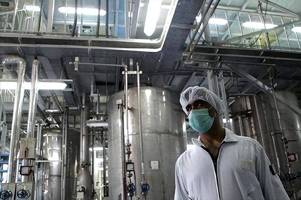 伊朗进入无核时代，三方默契达共识，450公斤浓缩铀作为和平的“献礼”？