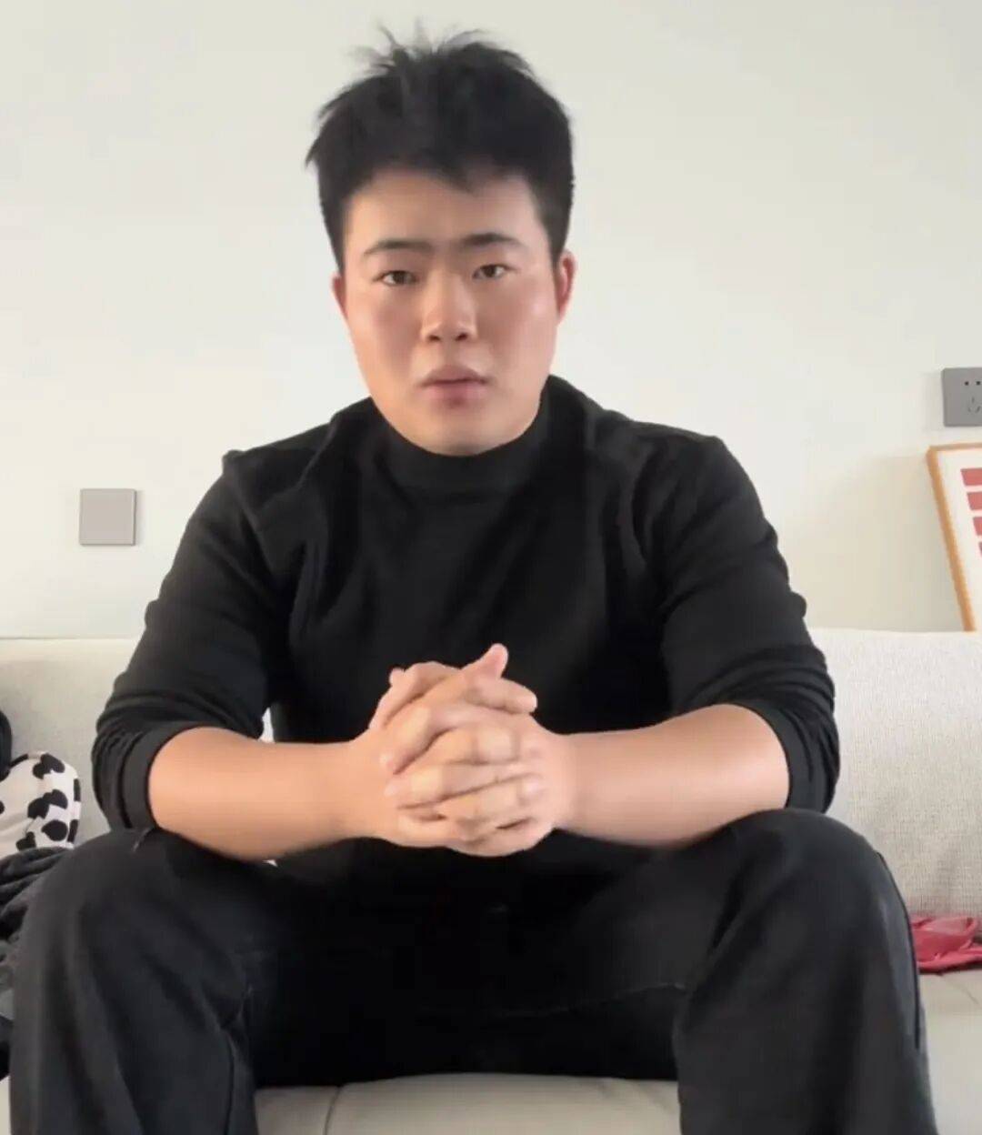 “妈，我可能出不去了……”菏泽00后小伙打电话给母亲留完遗言，在火海浓烟中仗义救人！