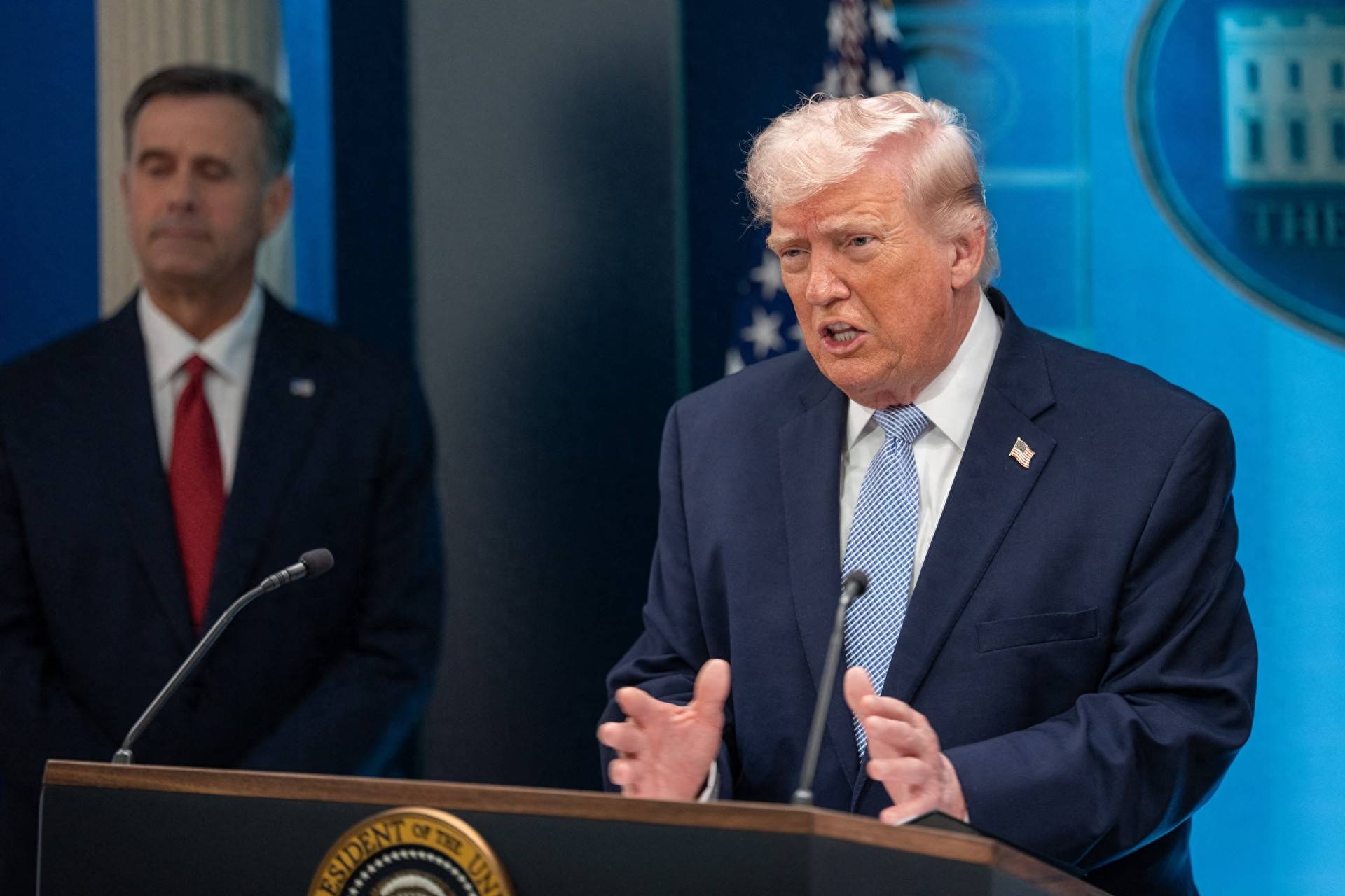 特朗普刚官宣第二轮美伊谈判，不料伊朗喊话拒绝谈判，想停战哪有那么容易！