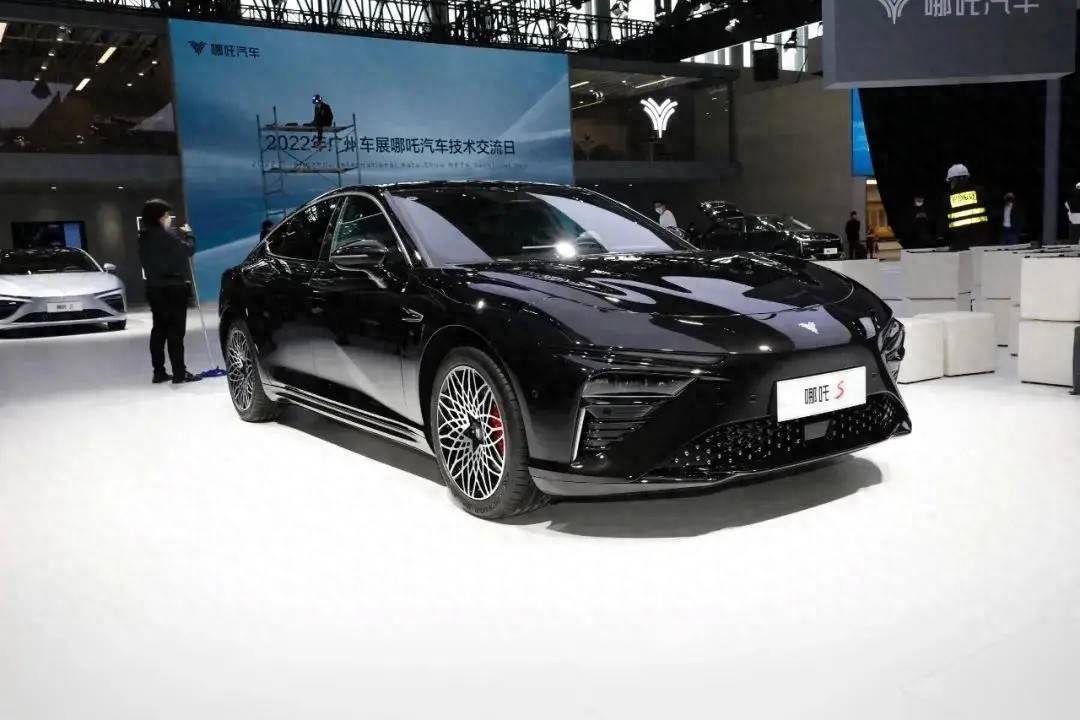 哪吒汽车深陷多重危机：三年烧钱183亿，创始人沦为老赖